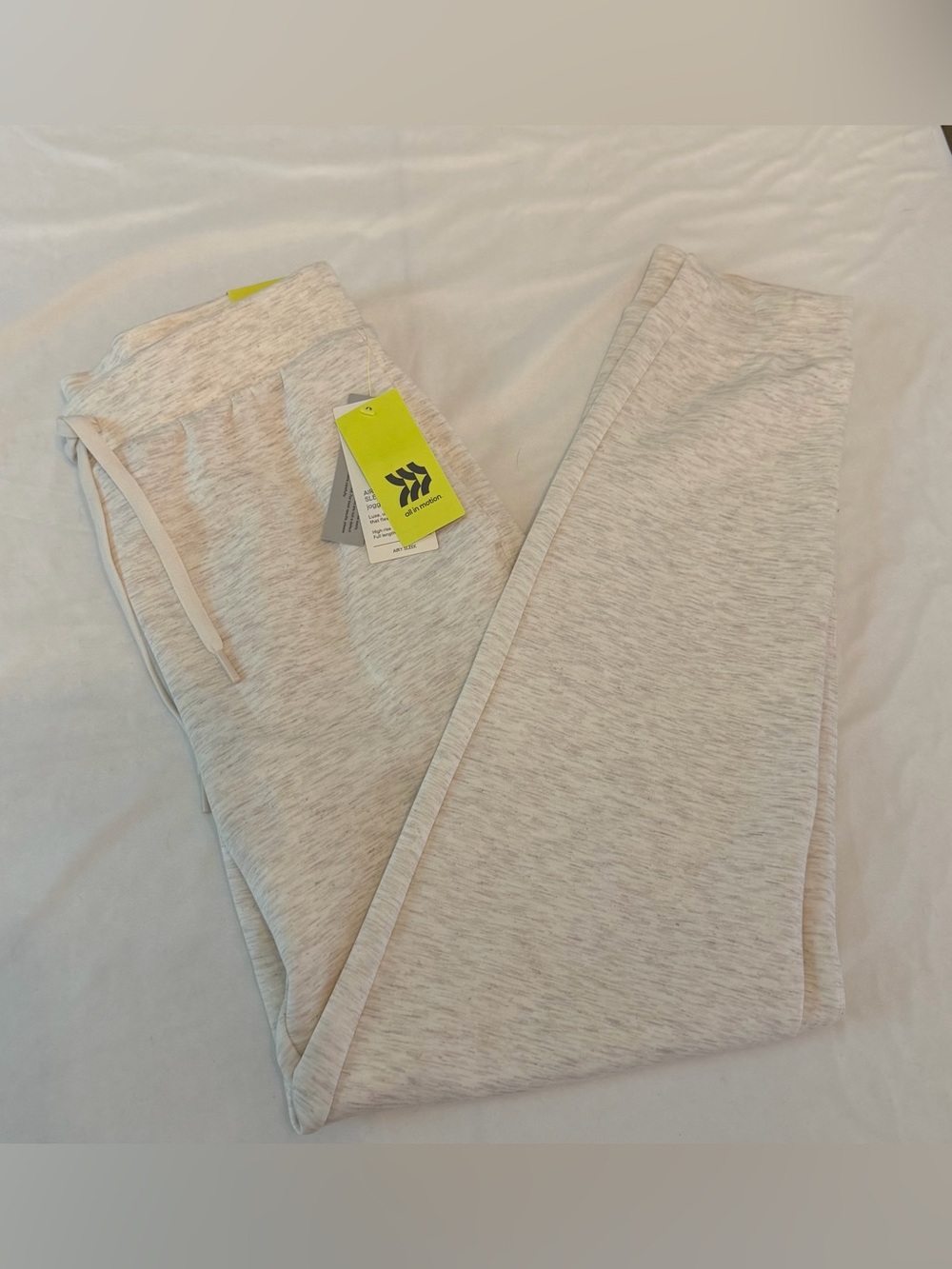 All in Motion Airy Sleek High Rise Jogger Heathered Cream NWT Size Small Lounge